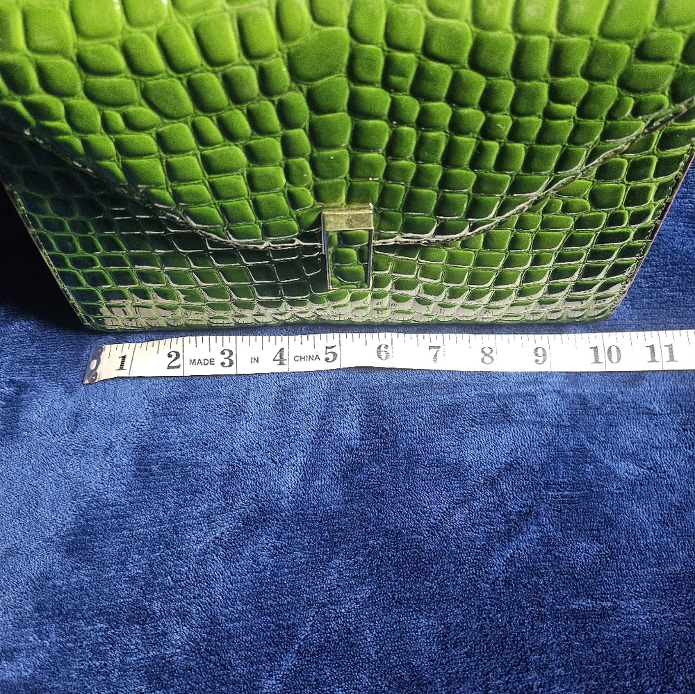 Green Patent Handbag - Picture 5 of 7